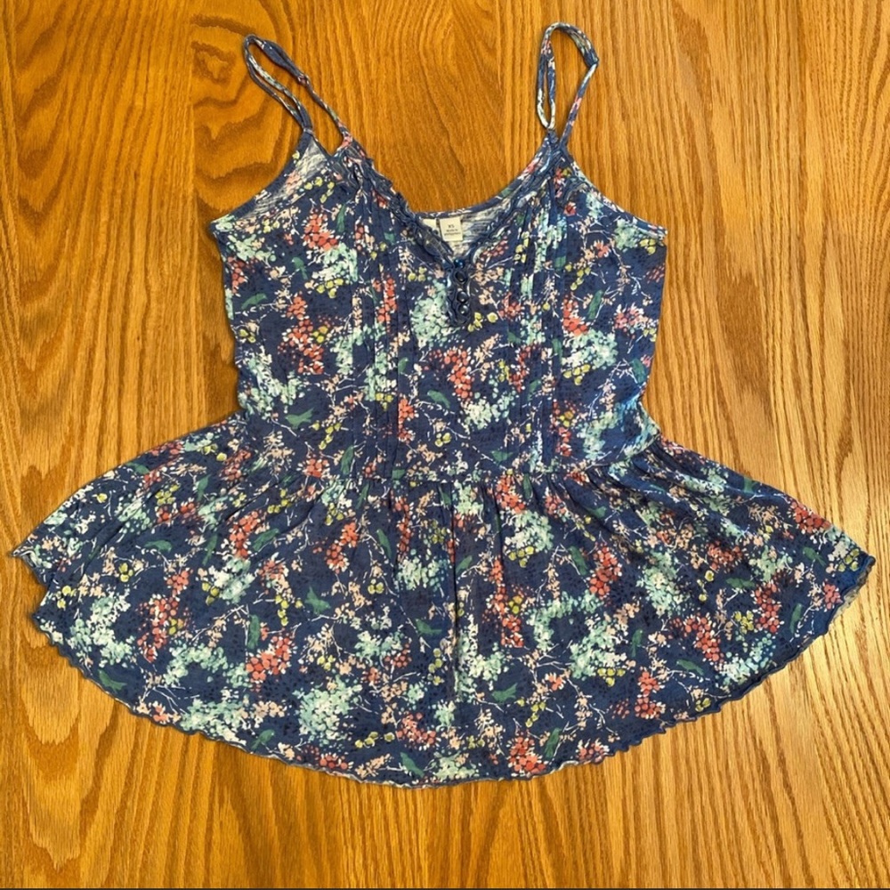 NWOT Lauren Conrad XS Summer Top 💙✨